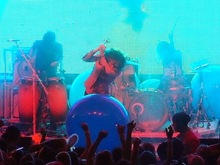 The Flaming Lips / New Fumes on Sep 14, 2011 [215-small]