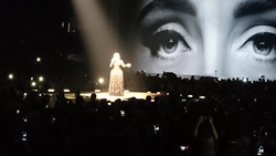 Adele on Oct 4, 2016 [337-small]