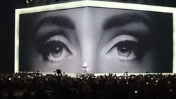 Adele on Oct 4, 2016 [340-small]