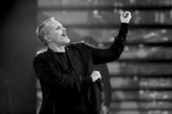 Miguel Bose on Feb 19, 2017 [540-small]