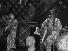 Flashy Python / Dr. Dog on Oct 24, 2009 [381-small]