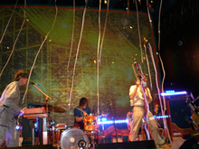 tags: The Flaming Lips - The Flaming Lips / Sonic Youth / The Magic Numbers on Aug 25, 2006 [240-small]