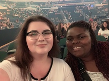  Shawn Mendes  on Jun 19, 2019 [578-small]