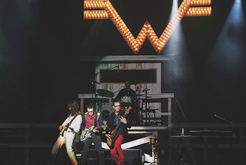 Weezer / Motion City Soundtrack on Sep 3, 2011 [140-small]