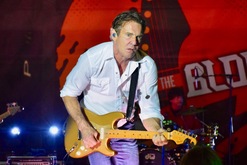 Dennis Quaid and the Sharks / Smithereens / Golden Ones on Jul 6, 2019 [509-small]