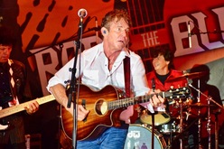 Dennis Quaid and the Sharks / Smithereens / Golden Ones on Jul 6, 2019 [534-small]