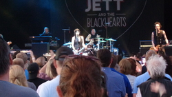 Joan Jett & The Blackhearts on Jul 13, 2019 [802-small]