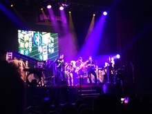 Gabriela Bee / Walk Off The Earth on Jun 27, 2019 [192-small]