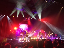 Gabriela Bee / Walk Off The Earth on Jun 27, 2019 [195-small]