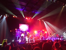 Gabriela Bee / Walk Off The Earth on Jun 27, 2019 [199-small]