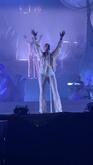 Robyn / Troye Sivan on Jul 27, 2019 [521-small]
