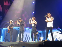 One Direction  / Augustana on Aug 29, 2015 [250-small]