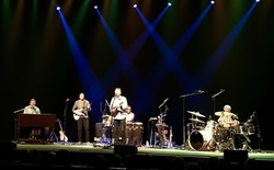 Steve Winwood on May 9, 2017 [496-small]