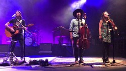 The Avett Brothers on May 13, 2017 [598-small]