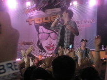 nevershoutnever / Hey Monday / The Cab / The Summer Set  / Every Avenue  on May 6, 2010 [708-small]