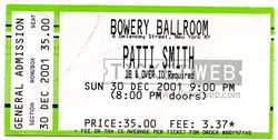Patti Smith on Dec 30, 2001 [846-small]