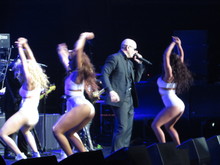 Pitbull / Ke$ha / Justice Crew on Jun 7, 2013 [990-small]
