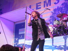 Emblem3 / Christina Grimmie / Selena Gomez on Nov 26, 2013 [194-small]