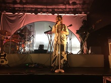 Clairo / Mellow Yellow / Beabadoobee on Nov 14, 2019 [486-small]