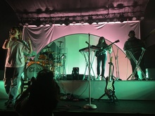 Clairo / Mellow Yellow / Beabadoobee on Nov 14, 2019 [502-small]