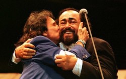 Roberto Carlos / Luciano Pavarotti on Apr 4, 1998 [875-small]