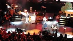 Steven Tyler on Sep 1, 2016 [093-small]