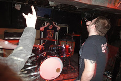Hollow Earth / Couchfort / Slaves to the pavement / Traitor on Apr 13, 2013 [175-small]