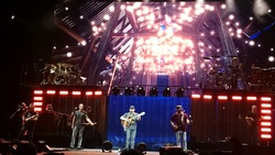 Zac Brown Band / Drake White and the Big Fire on Sep 18, 2016 [478-small]