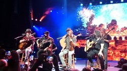 Zac Brown Band / Drake White and the Big Fire on Sep 18, 2016 [479-small]