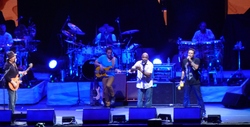 Rod Stewart / Santana on Jun 3, 2014 [525-small]