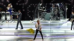 Rod Stewart / Santana on Jun 3, 2014 [527-small]