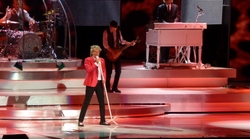 Rod Stewart / Steve Winwood / Lucy Woodward on Oct 19, 2013 [531-small]