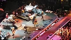 Bruce Springsteen / Bruce Springsteen & The E Street Band on Feb 16, 2016 [202-small]