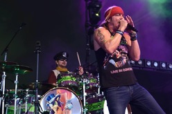 Poison / Tesla / Def Leppard on Jun 25, 2017 [911-small]