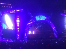 AC/DC / Axl Rose on Jun 4, 2016 [144-small]