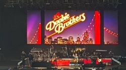 Chicago / The Doobie Brothers on Jul 14, 2017 [220-small]