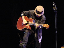 Nils Lofgren on May 8, 2015 [197-small]