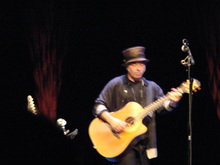 Nils Lofgren on May 8, 2015 [204-small]