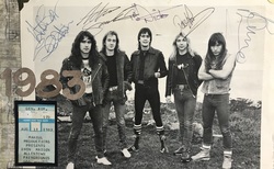 I made a banner for this show and got 2 backstage passes to meet the band. I got this photograph and thier signatures. A night to remember!, Iron Maiden / Fastway / Coney Hatch on Aug 18, 1983 [963-small]