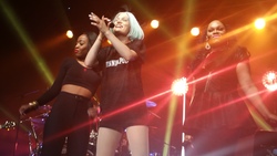 Jessie J on May 11, 2015 [986-small]