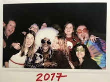 Holidelic on Dec 15, 2017 [332-small]