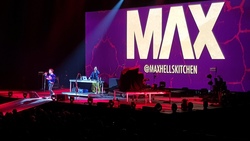 Fall Out Boy / MAX / Against the Current on Mar 29, 2018 [264-small]