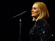 Adele on Jul 21, 2016 [567-small]