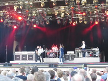 Status Quo on Jul 3, 2016 [764-small]