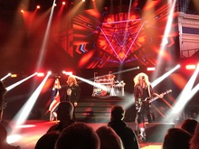 Def Leppard / Slydigs on Mar 25, 2018 [072-small]