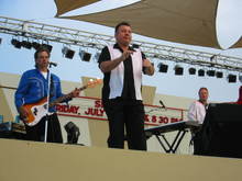 sha na na on Jul 14, 2004 [449-small]