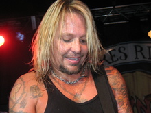 Vince Neil on Oct 3, 2007 [478-small]