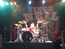 Vince Neil on Jul 1, 2006 [976-small]