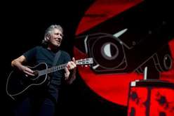 Roger Waters on Jun 11, 2011 [804-small]