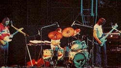 Pink Floyd / Steve Miller Band / Captain Beefheart And His Magic Band / Linda Lewis / Roy Harper on Jul 5, 1975 [201-small]